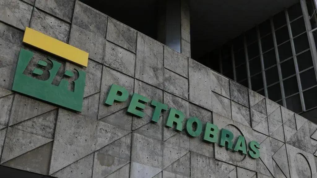 Petrobras anuncia R$ 12 bilhões em dividendos após lucro bilionário
